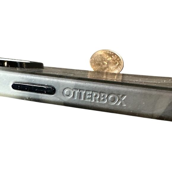 Otterbox Impact Case w/ Magsafe for iPhone 15 Pro - Clear/Black USED black gray - Picture 3 of 6